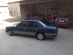 Photo of the vehicle Mercedes-Benz W124