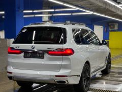 Photo of the vehicle BMW X7