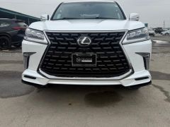 Photo of the vehicle Lexus LX