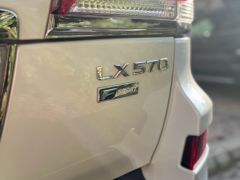 Сүрөт унаа Lexus LX