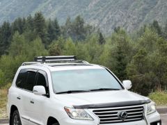 Photo of the vehicle Lexus LX