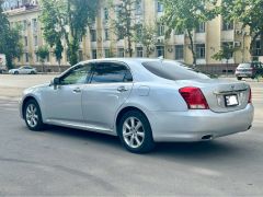 Photo of the vehicle Toyota Crown Majesta