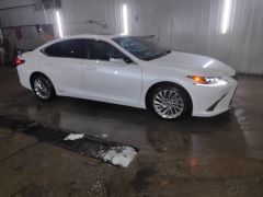 Photo of the vehicle Lexus ES