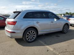 Photo of the vehicle Audi Q7