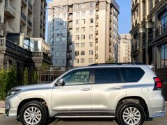 Сүрөт унаа Toyota Land Cruiser Prado