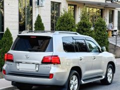 Photo of the vehicle Lexus LX