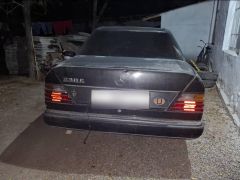 Сүрөт унаа Mercedes-Benz W124