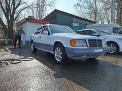 Photo of the vehicle Mercedes-Benz W124