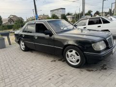 Сүрөт унаа Mercedes-Benz W124