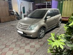 Photo of the vehicle Toyota Ist