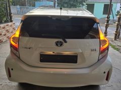 Сүрөт унаа Toyota Prius c