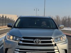 Сүрөт унаа Toyota Highlander