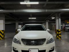 Photo of the vehicle Toyota Crown