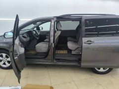 Photo of the vehicle Toyota Sienna