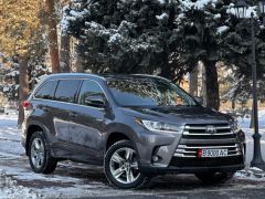 Photo of the vehicle Toyota Highlander