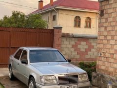 Сүрөт унаа Mercedes-Benz W124