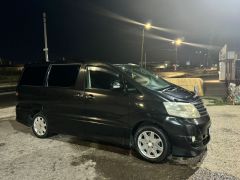 Сүрөт унаа Toyota Alphard