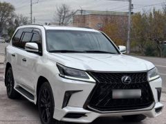 Photo of the vehicle Lexus LX