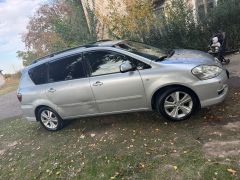 Фото авто Toyota Avensis Verso