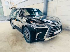 Photo of the vehicle Lexus LX