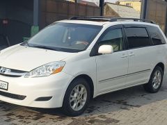 Фото авто Toyota Sienna