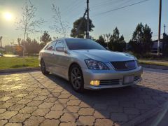 Photo of the vehicle Toyota Crown