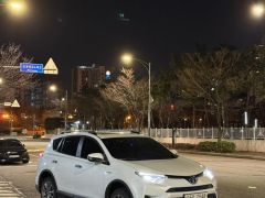 Сүрөт унаа Toyota RAV4