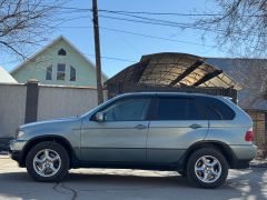 Photo of the vehicle BMW X5