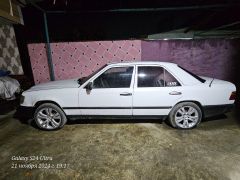 Сүрөт унаа Mercedes-Benz W124