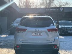 Сүрөт унаа Toyota Highlander