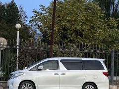 Сүрөт унаа Toyota Alphard