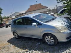 Сүрөт унаа Toyota Corolla Verso