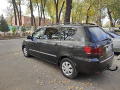 Сүрөт унаа Toyota Avensis Verso