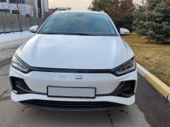 Фото авто BYD e2