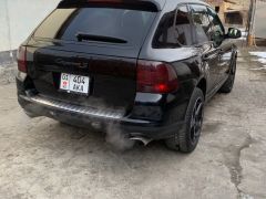 Photo of the vehicle Porsche Cayenne