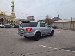 Photo of the vehicle Toyota Sequoia