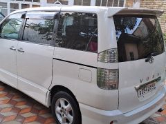 Photo of the vehicle Toyota Voxy