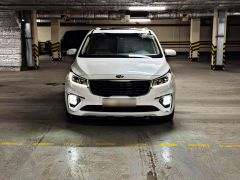 Photo of the vehicle Kia Carnival