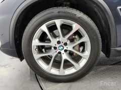 Photo of the vehicle BMW X5