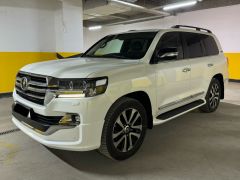 Photo of the vehicle Toyota Land Cruiser