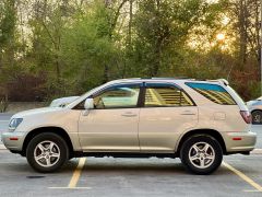 Photo of the vehicle Lexus RX