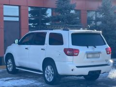 Сүрөт унаа Toyota Sequoia