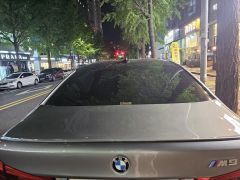 Photo of the vehicle BMW M5