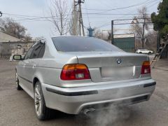 Photo of the vehicle BMW 5 Series