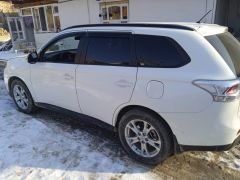 Сүрөт унаа Mitsubishi Outlander