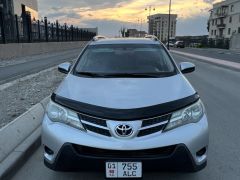 Сүрөт унаа Toyota RAV4