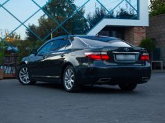 Photo of the vehicle Lexus LS