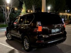 Photo of the vehicle Lexus GX