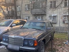 Сүрөт унаа Mercedes-Benz W123