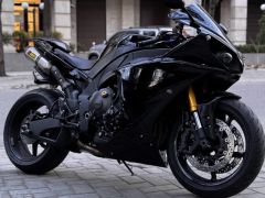 Photo of the vehicle Yamaha YZF 1000 R1